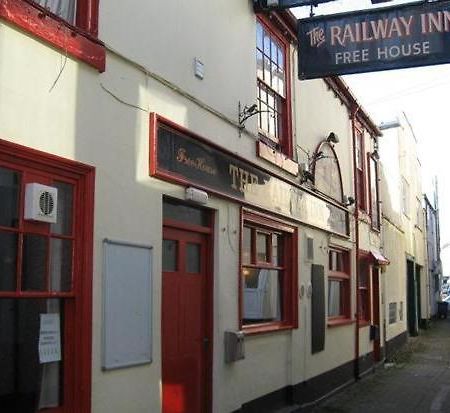 The Railway Inn Долиш Екстериор снимка