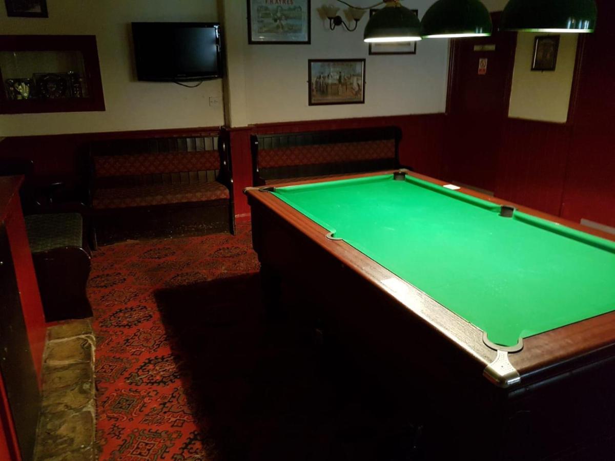 The Railway Inn Долиш Екстериор снимка